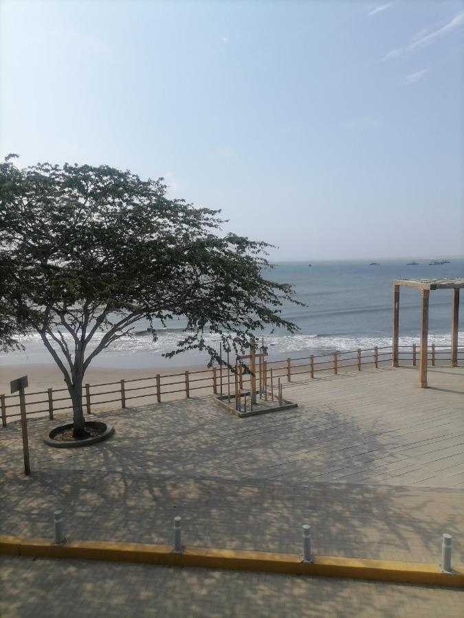 Hospedaje Restaurante El Hombre Puerto Chicama Ngoại thất bức ảnh