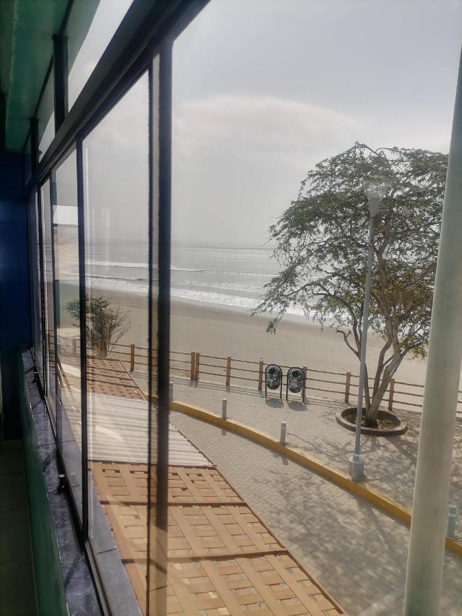 Hospedaje Restaurante El Hombre Puerto Chicama Ngoại thất bức ảnh
