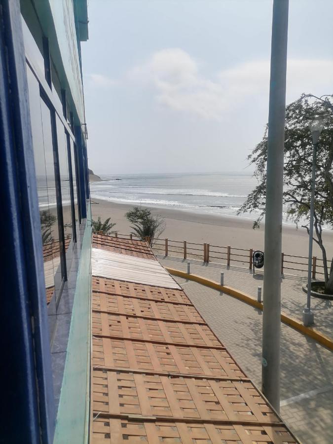 Hospedaje Restaurante El Hombre Puerto Chicama Ngoại thất bức ảnh