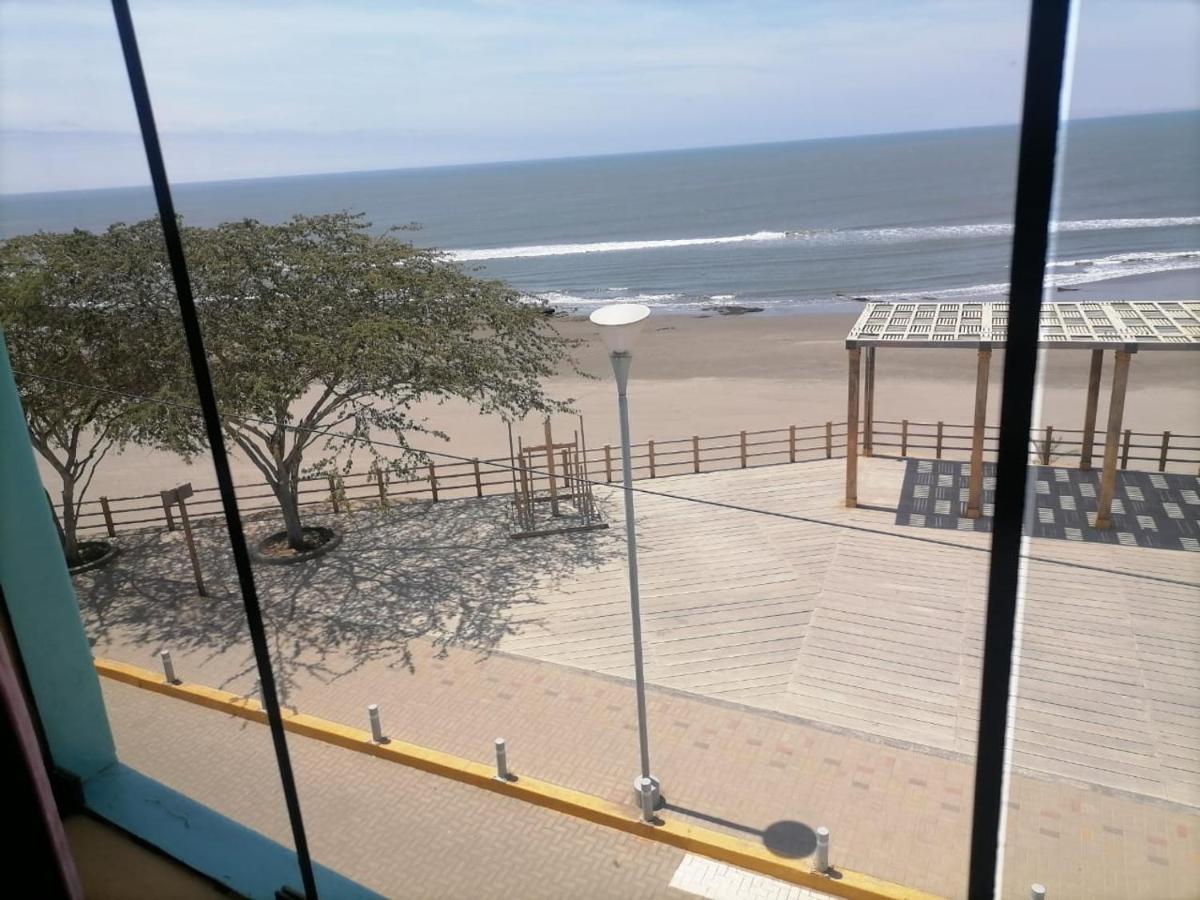 Hospedaje Restaurante El Hombre Puerto Chicama Ngoại thất bức ảnh