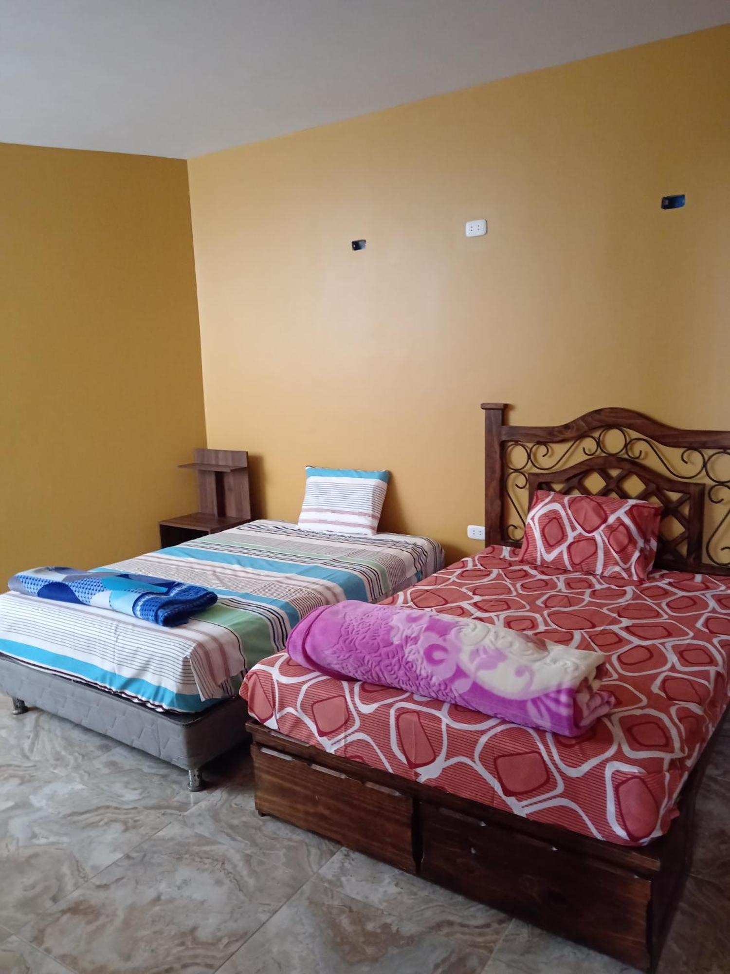 Hospedaje Restaurante El Hombre Puerto Chicama Ngoại thất bức ảnh